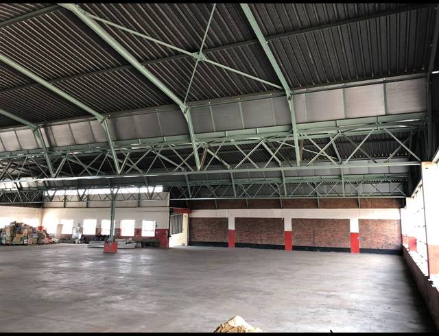 3,300M² WAREHOUSE FOR SALE IN GERMISTON CENTRAL